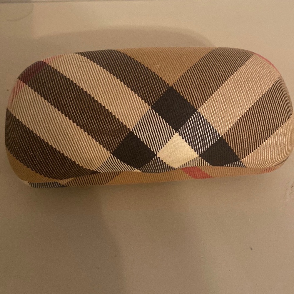Burberry Sunglass case